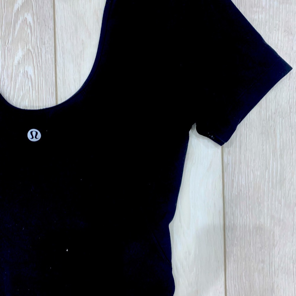 lululemon open back crop!